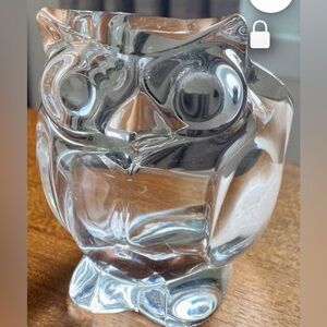 Beautiful Wise Old Owl glass figurine (made of heavy clear weighted glass)